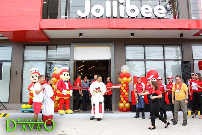 Blessing and Ribbon Cutting of Jollibee Puan k